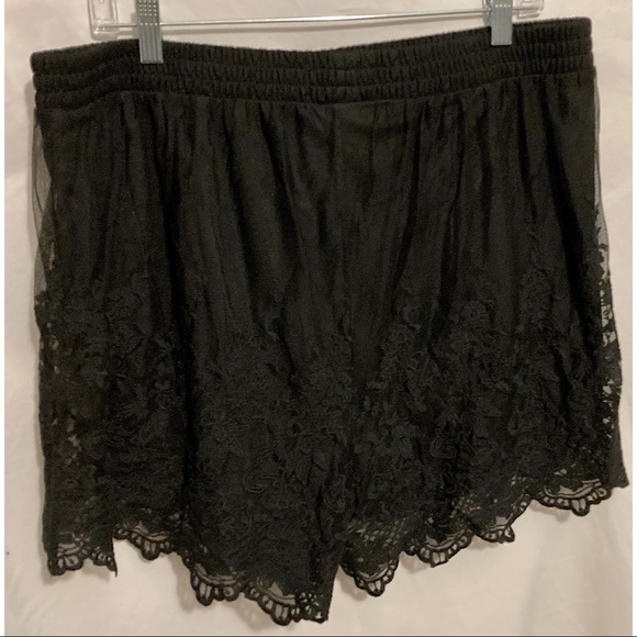 torrid Pants - Size 0X Torrid Black Lace Shorts New NWT Embroidered Mesh